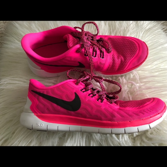 Nike Shoes - FLASH SALE!!!Nike Free Runs 5.0